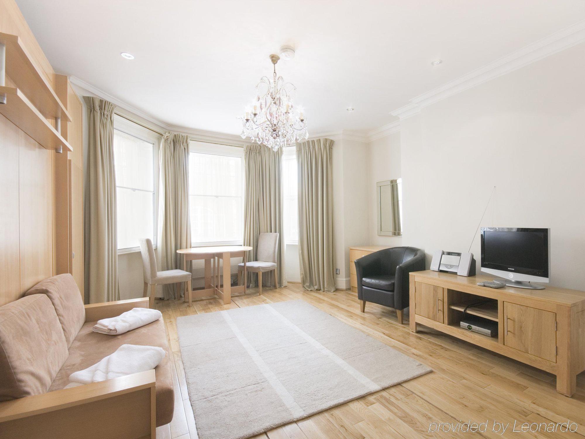 17 Hertford Street Лондон Экстерьер фото